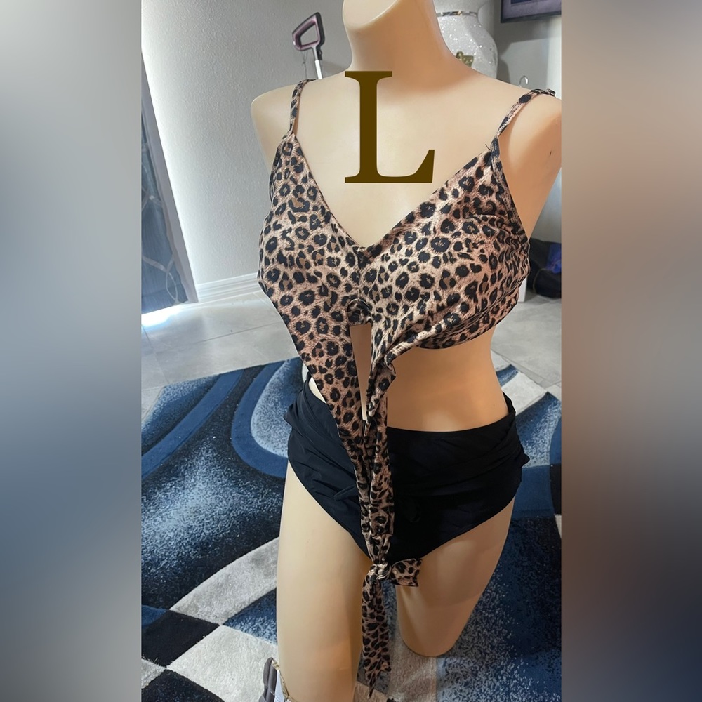 Sexy cheetah Top w/bottoms
